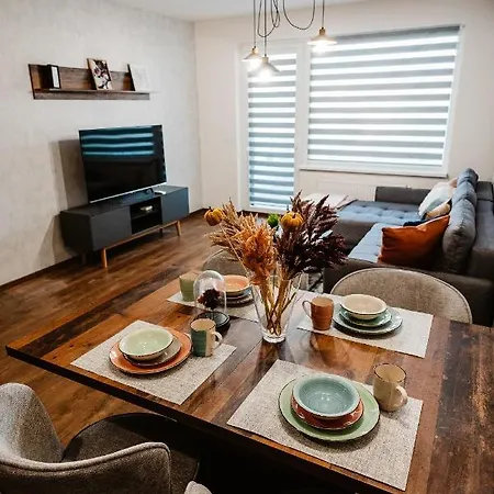 Ah Radnica Iv Free Parking *